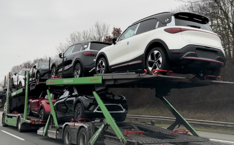 Da sind‘se on Tour. Zwischen Bielefeld und Herford auf der A2.